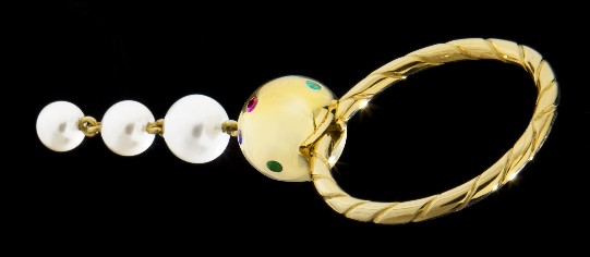 White Pearl He Schlsselring, aus Gelbgold mit Perlen und Rubinen, Smaragden und Saphiren
